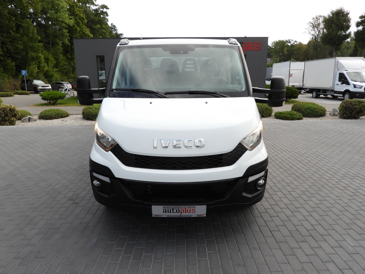 IVECO DAILY 35C17 STAKE BODY DOUBLE CABIN DOKA 7 SEATS CRUISE CONTROL TWIN WHEELS AIR CONDITIONING 170HP - Mandskabsbil: billede 5 IVECO DAILY 35C17 STAKE BODY DOUBLE CABIN DOKA 7 SEATS CRUISE CONTROL TWIN WHEELS AIR CONDITIONING 170HP - Mandskabsbil: billede 5