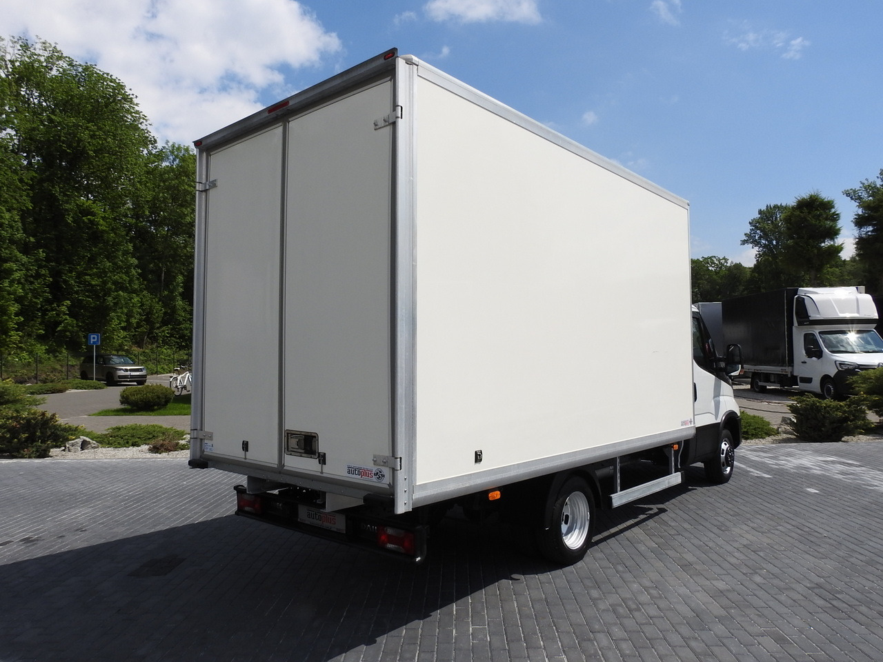 IVECO DAILY 35S14 8 PALLETS CRUISE CONTROL TWIN WHEELS AIR CONDITIONING 140HP - Varebil med kasse: billede 3 IVECO DAILY 35S14 8 PALLETS CRUISE CONTROL TWIN WHEELS AIR CONDITIONING 140HP - Varebil med kasse: billede 3