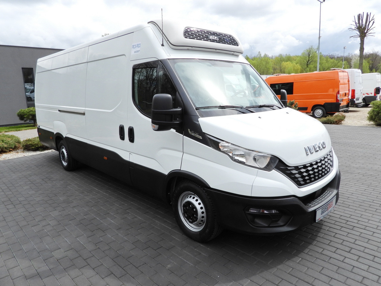 IVECO DAILY 35S14 REFRIGERATOR VAN 0*C POWER SUPPLY 230V CRUISE CONTROL AUTOMATIC TRANSMISSION HI-MATIC AIR CONDITIONING 140HP - Kølebil: billede 4 IVECO DAILY 35S14 REFRIGERATOR VAN 0*C POWER SUPPLY 230V CRUISE CONTROL AUTOMATIC TRANSMISSION HI-MATIC AIR CONDITIONING 140HP - Kølebil: billede 4