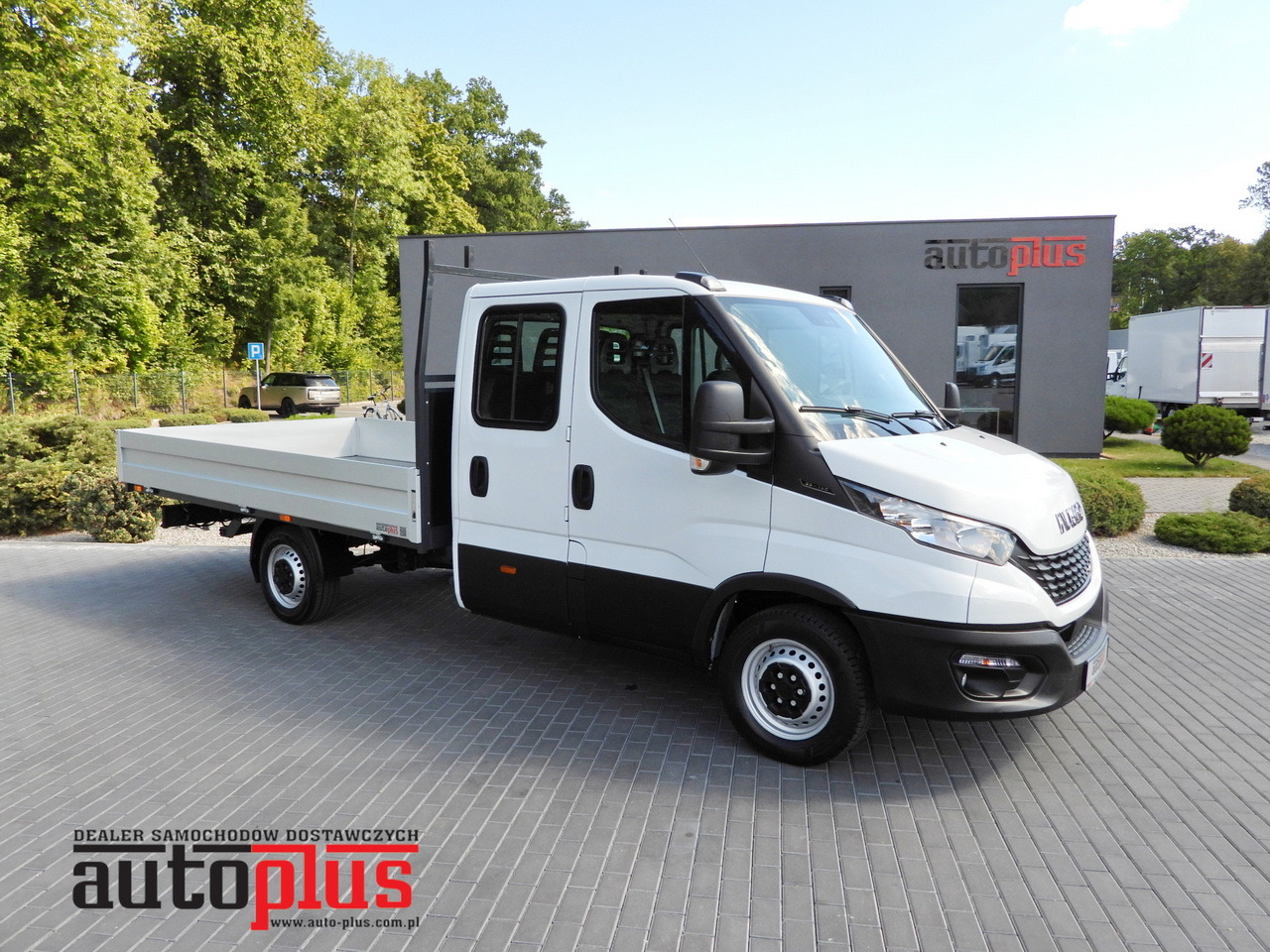 IVECO DAILY 35S14 STAKE BODY DOUBLE CABIN DOKA 7 SEATS CRUISE CONTROL AIR CONDITIONING 135HP - Mandskabsbil: billede 1 IVECO DAILY 35S14 STAKE BODY DOUBLE CABIN DOKA 7 SEATS CRUISE CONTROL AIR CONDITIONING 135HP - Mandskabsbil: billede 1