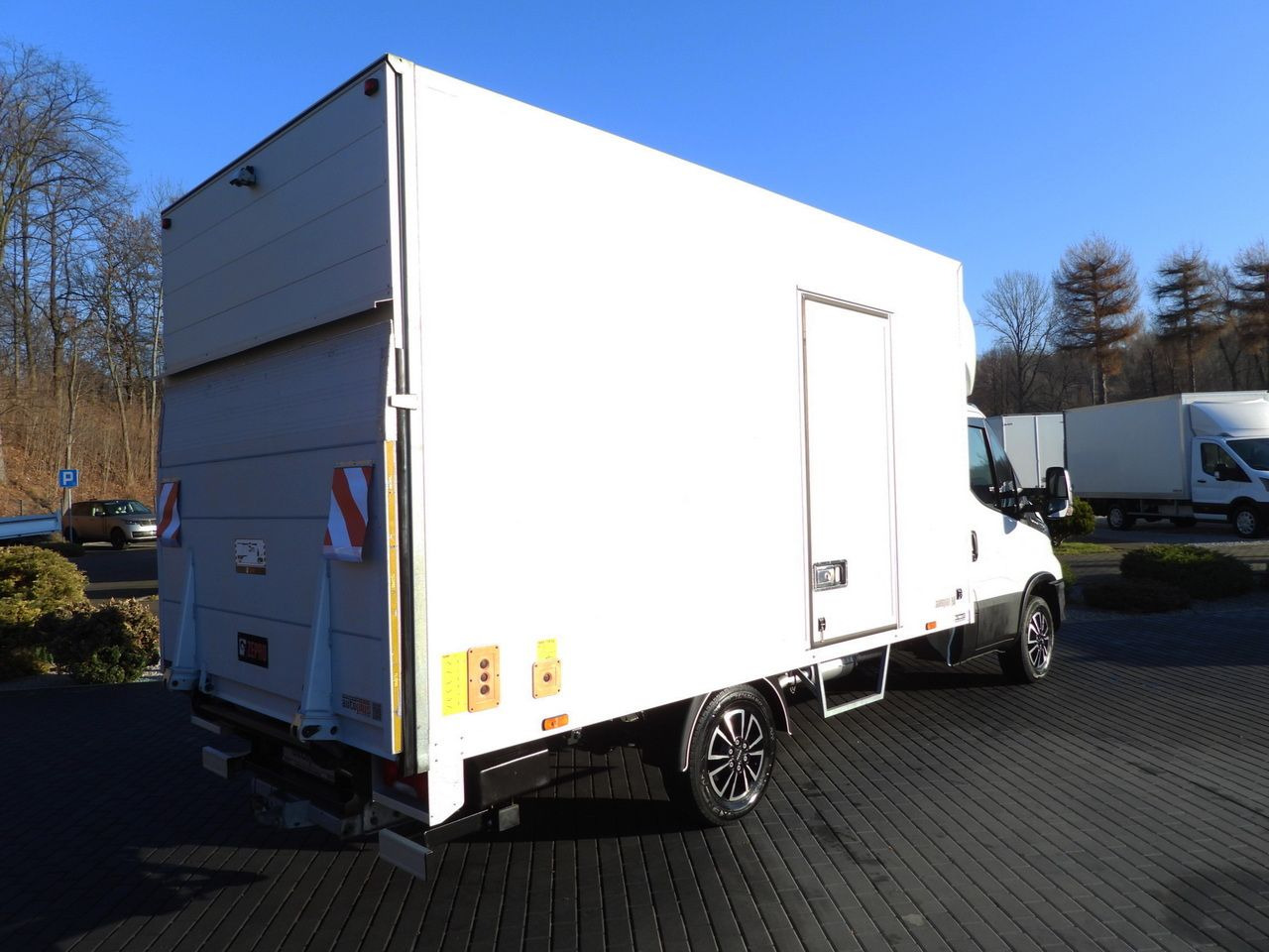 IVECO DAILY 35S16 LIFT 8 PALLETS CRUISE CONTROL LED LIGHTS AUTOMATIC TRANSMISSION HI-MATIC AIR CONDITIONING 160HP - Varebil med kasse: billede 3 IVECO DAILY 35S16 LIFT 8 PALLETS CRUISE CONTROL LED LIGHTS AUTOMATIC TRANSMISSION HI-MATIC AIR CONDITIONING 160HP - Varebil med kasse: billede 3