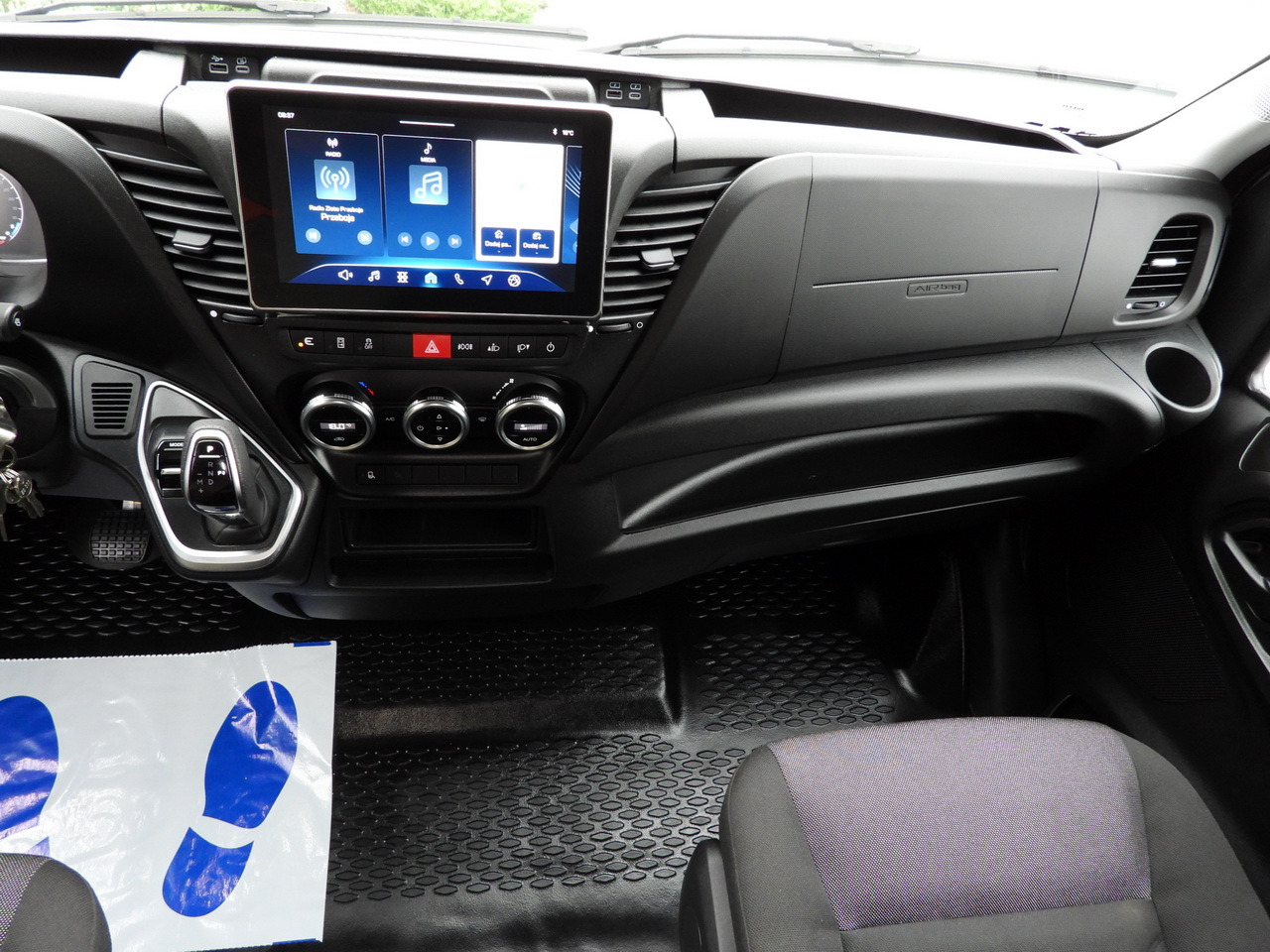 Varebil med kasse IVECO DAILY 35S18 BOX HI-MATIC LIFT 8 PALLETS CRUISE CONTROL NAVIGATION LED LIGHTS PNEUMATICS AUTOMATIC TRANSMISSION HI-MATIC AIR CONDITIONING  180HP: billede 42