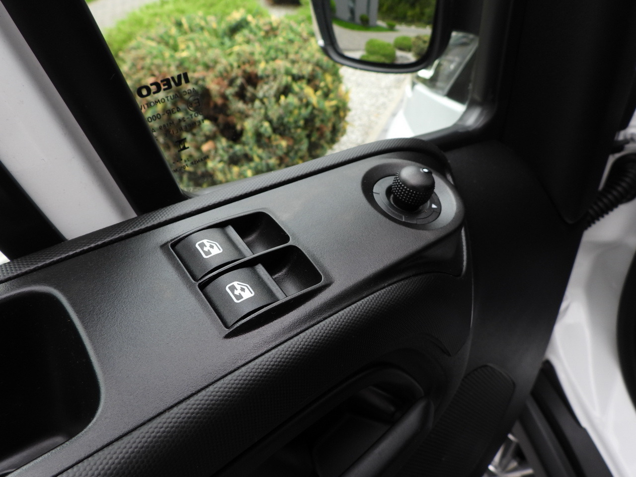 Varebil med kasse IVECO DAILY 35S18 BOX HI-MATIC LIFT 8 PALLETS CRUISE CONTROL NAVIGATION LED LIGHTS PNEUMATICS AUTOMATIC TRANSMISSION HI-MATIC AIR CONDITIONING  180HP: billede 50