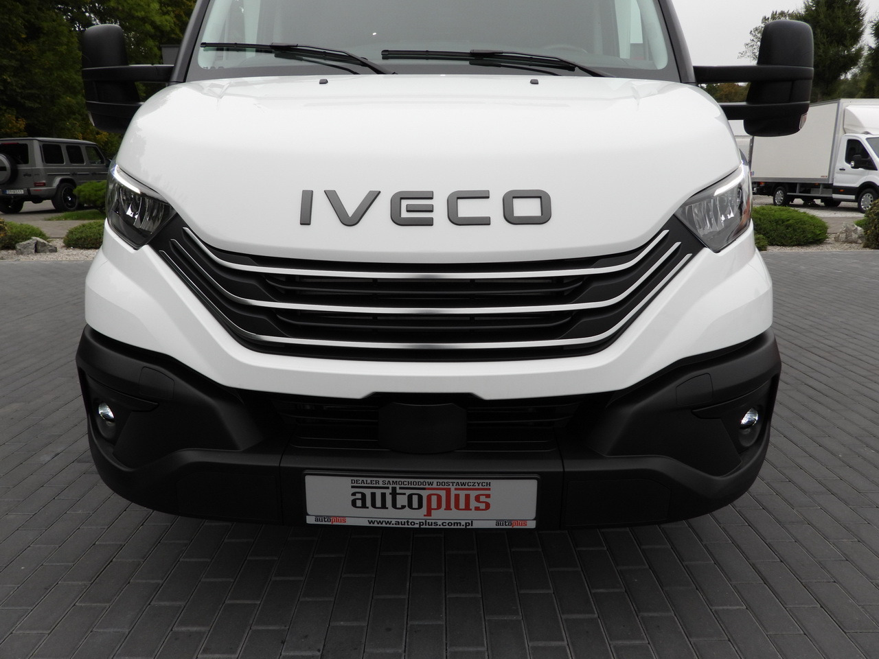 Varebil med kasse IVECO DAILY 35S18 BOX HI-MATIC LIFT 8 PALLETS CRUISE CONTROL NAVIGATION LED LIGHTS PNEUMATICS AUTOMATIC TRANSMISSION HI-MATIC AIR CONDITIONING  180HP: billede 15