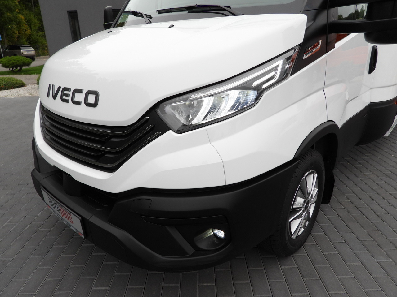 Varebil med kasse IVECO DAILY 35S18 BOX HI-MATIC LIFT 8 PALLETS CRUISE CONTROL NAVIGATION LED LIGHTS PNEUMATICS AUTOMATIC TRANSMISSION HI-MATIC AIR CONDITIONING  180HP: billede 21