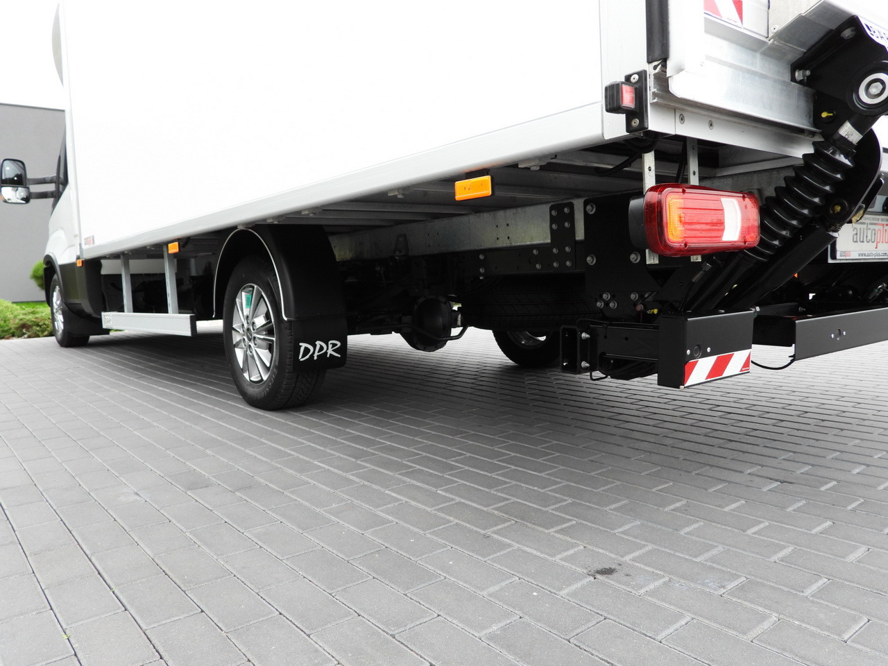 Varebil med kasse IVECO DAILY 35S18 BOX HI-MATIC LIFT 8 PALLETS CRUISE CONTROL NAVIGATION LED LIGHTS PNEUMATICS AUTOMATIC TRANSMISSION HI-MATIC AIR CONDITIONING  180HP: billede 13