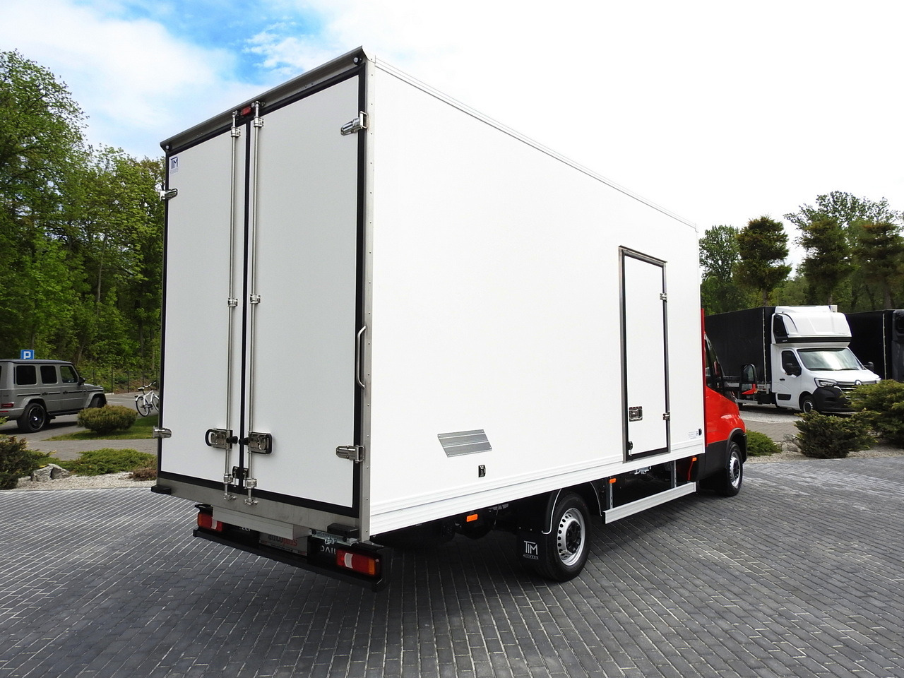 IVECO DAILY 35S18 NEW BOX 10 PALLETS CRUISE CONTROL NAVIGATION AIR CONDITIONING LED LIGHTS GUARANTEE 180HP - Varebil med kasse: billede 3 IVECO DAILY 35S18 NEW BOX 10 PALLETS CRUISE CONTROL NAVIGATION AIR CONDITIONING LED LIGHTS GUARANTEE 180HP - Varebil med kasse: billede 3