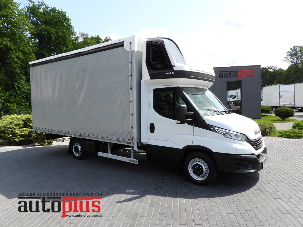 IVECO DAILY 35S18 TARPAULIN 10 PALLETS CRUISE CONTROL LED LIGHTS AIR CONDITIONING 180HP - Varebil med presenning: billede 1 IVECO DAILY 35S18 TARPAULIN 10 PALLETS CRUISE CONTROL LED LIGHTS AIR CONDITIONING 180HP - Varebil med presenning: billede 1