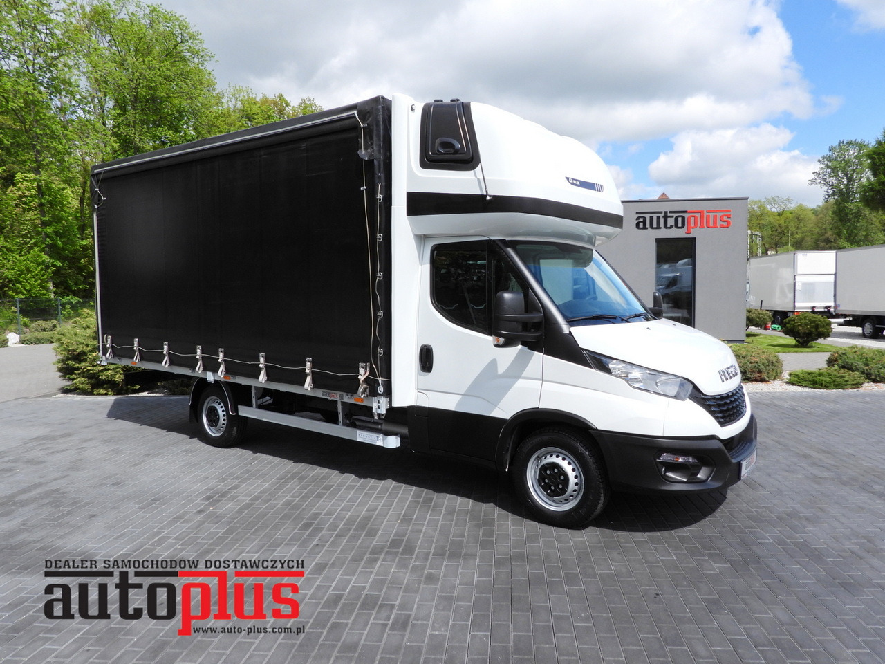 IVECO DAILY 35S18 TARPAULIN 10 PALLETS WEBASTO CRUISE CONTROL AIR CONDITIONING 180HP - Varebil med presenning: billede 1 IVECO DAILY 35S18 TARPAULIN 10 PALLETS WEBASTO CRUISE CONTROL AIR CONDITIONING 180HP - Varebil med presenning: billede 1