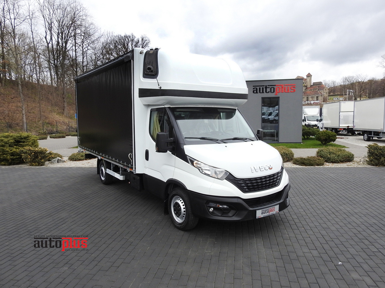 IVECO DAILY 35S18 TARPAULIN 10 PALLETS WEBASTO CRUISE CONTROL AIR CONDITIONING 180HP - Varebil med presenning: billede 1 IVECO DAILY 35S18 TARPAULIN 10 PALLETS WEBASTO CRUISE CONTROL AIR CONDITIONING 180HP - Varebil med presenning: billede 1