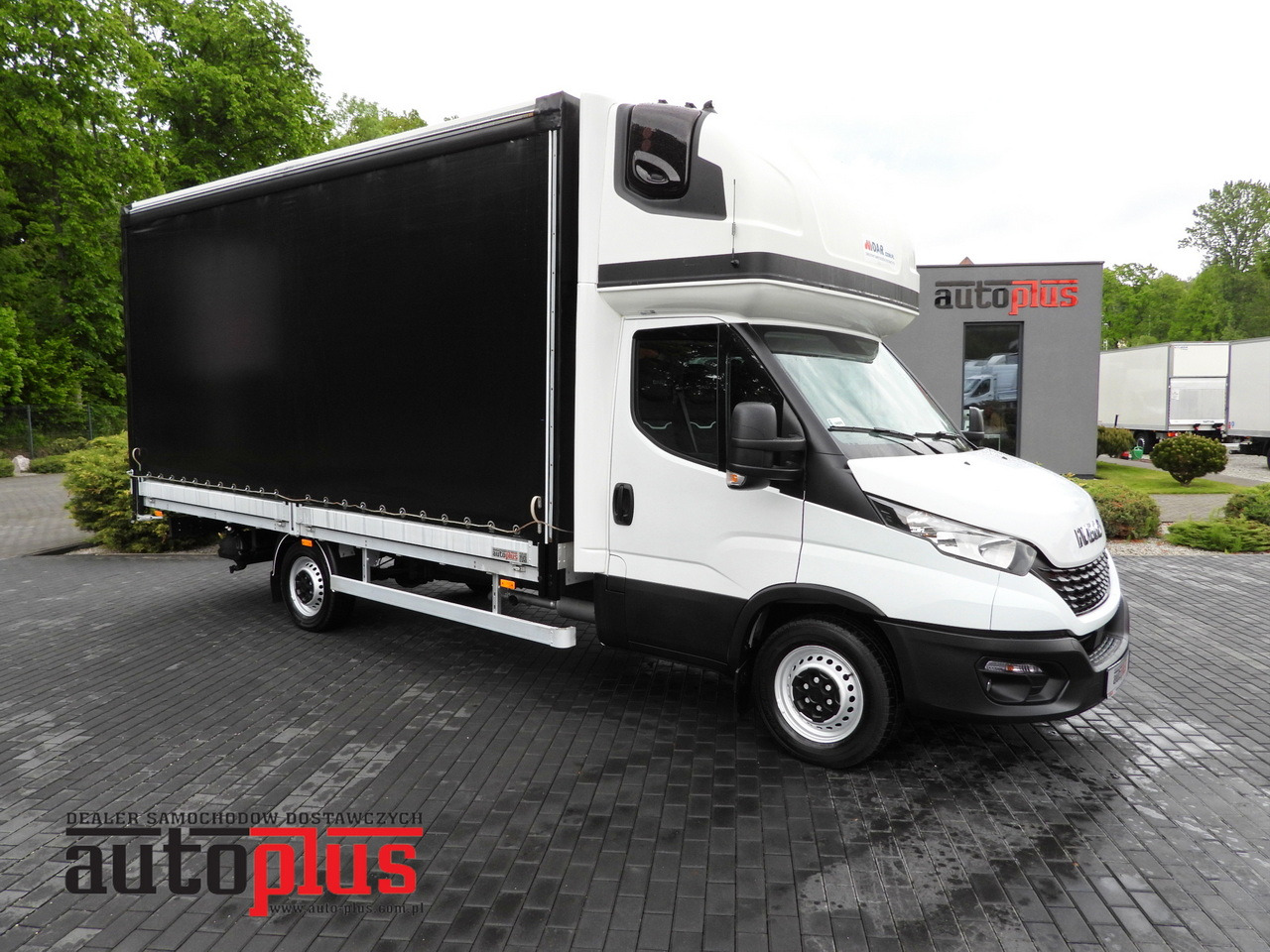 IVECO DAILY 35S18 TARPAULIN 10 PALLETS WEBASTO CRUISE CONTROL AIR CONDITIONING 180HP - Varebil med presenning: billede 1 IVECO DAILY 35S18 TARPAULIN 10 PALLETS WEBASTO CRUISE CONTROL AIR CONDITIONING 180HP - Varebil med presenning: billede 1