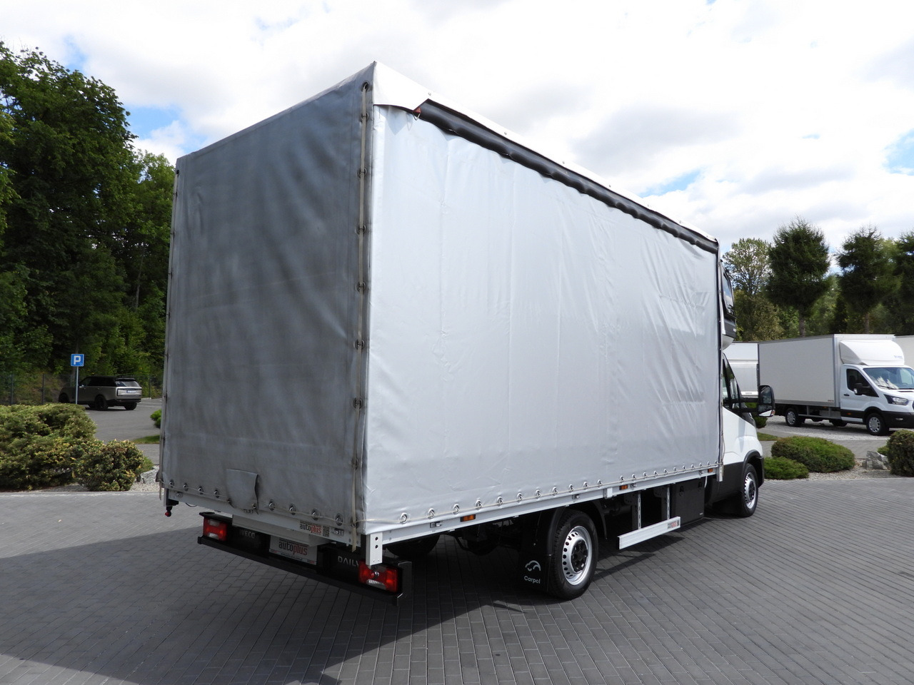 IVECO DAILY 35S18 TARPAULIN 10 PALLETS WEBASTO CRUISE CONTROL NAVIGATION LED LIGHTS AIR CONDITIONING 180HP - Varebil med presenning: billede 3 IVECO DAILY 35S18 TARPAULIN 10 PALLETS WEBASTO CRUISE CONTROL NAVIGATION LED LIGHTS AIR CONDITIONING 180HP - Varebil med presenning: billede 3