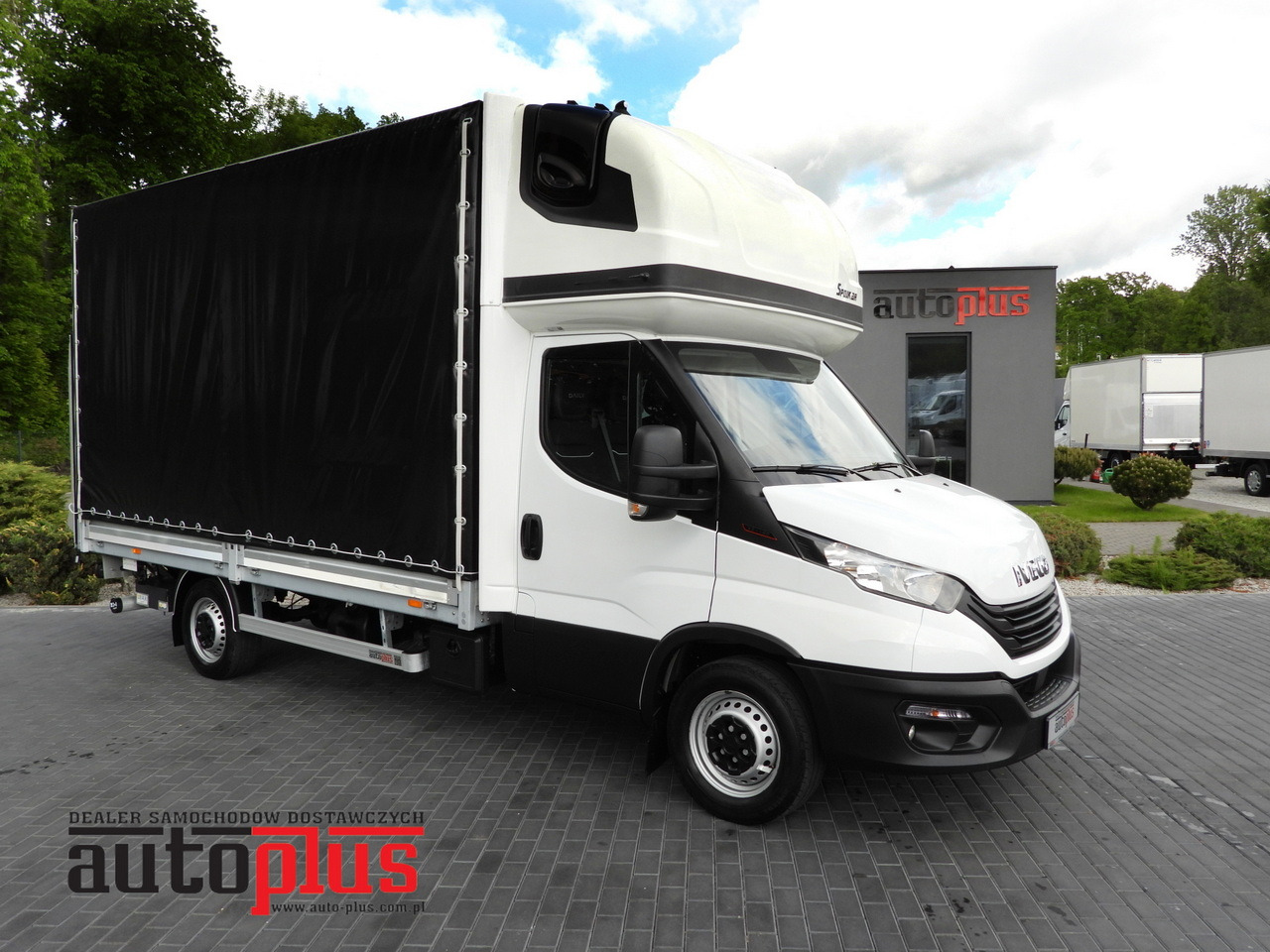 IVECO DAILY 35S18 TARPAULIN LIFT 8 PALLETS WEBASTO CRUISE CONTROL AIR CONDITIONING 180HP - Varebil med presenning: billede 1 IVECO DAILY 35S18 TARPAULIN LIFT 8 PALLETS WEBASTO CRUISE CONTROL AIR CONDITIONING 180HP - Varebil med presenning: billede 1