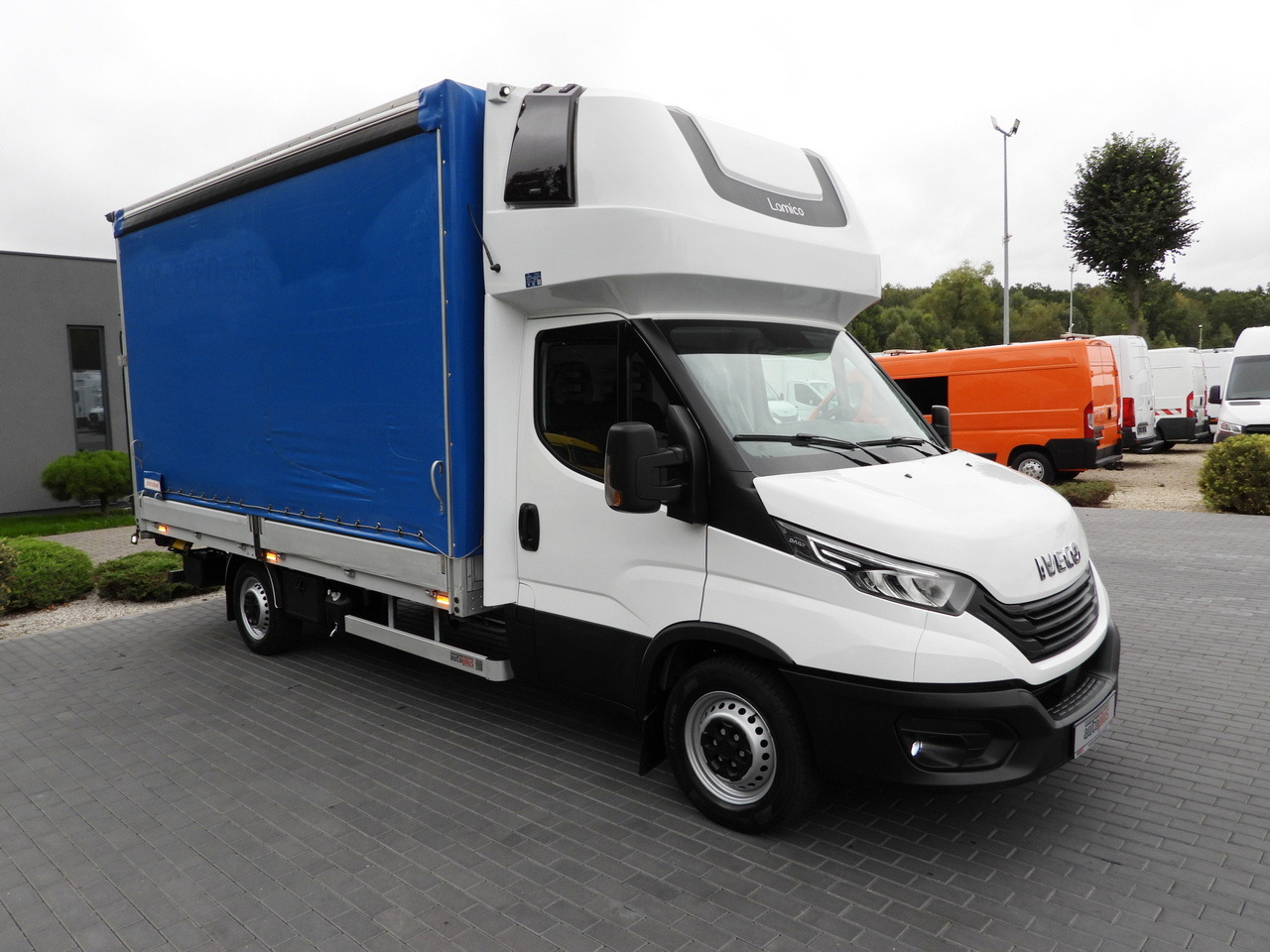 IVECO DAILY 35S18 TARPAULIN LIFT 8 PALLETS WEBASTO CRUISE CONTROL LED LIGHTS AIR CONDITIONING 180HP - Varebil med presenning: billede 4 IVECO DAILY 35S18 TARPAULIN LIFT 8 PALLETS WEBASTO CRUISE CONTROL LED LIGHTS AIR CONDITIONING 180HP - Varebil med presenning: billede 4