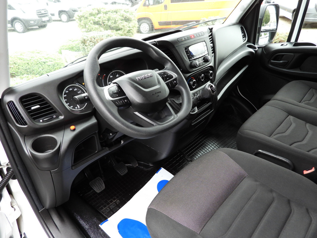 IVECO DAILY 35S18 TARPAULIN LIFT 8 PALLETS WEBASTO CRUISE CONTROL LED LIGHTS AIR CONDITIONING 180HP - Varebil med presenning: billede 2 IVECO DAILY 35S18 TARPAULIN LIFT 8 PALLETS WEBASTO CRUISE CONTROL LED LIGHTS AIR CONDITIONING 180HP - Varebil med presenning: billede 2