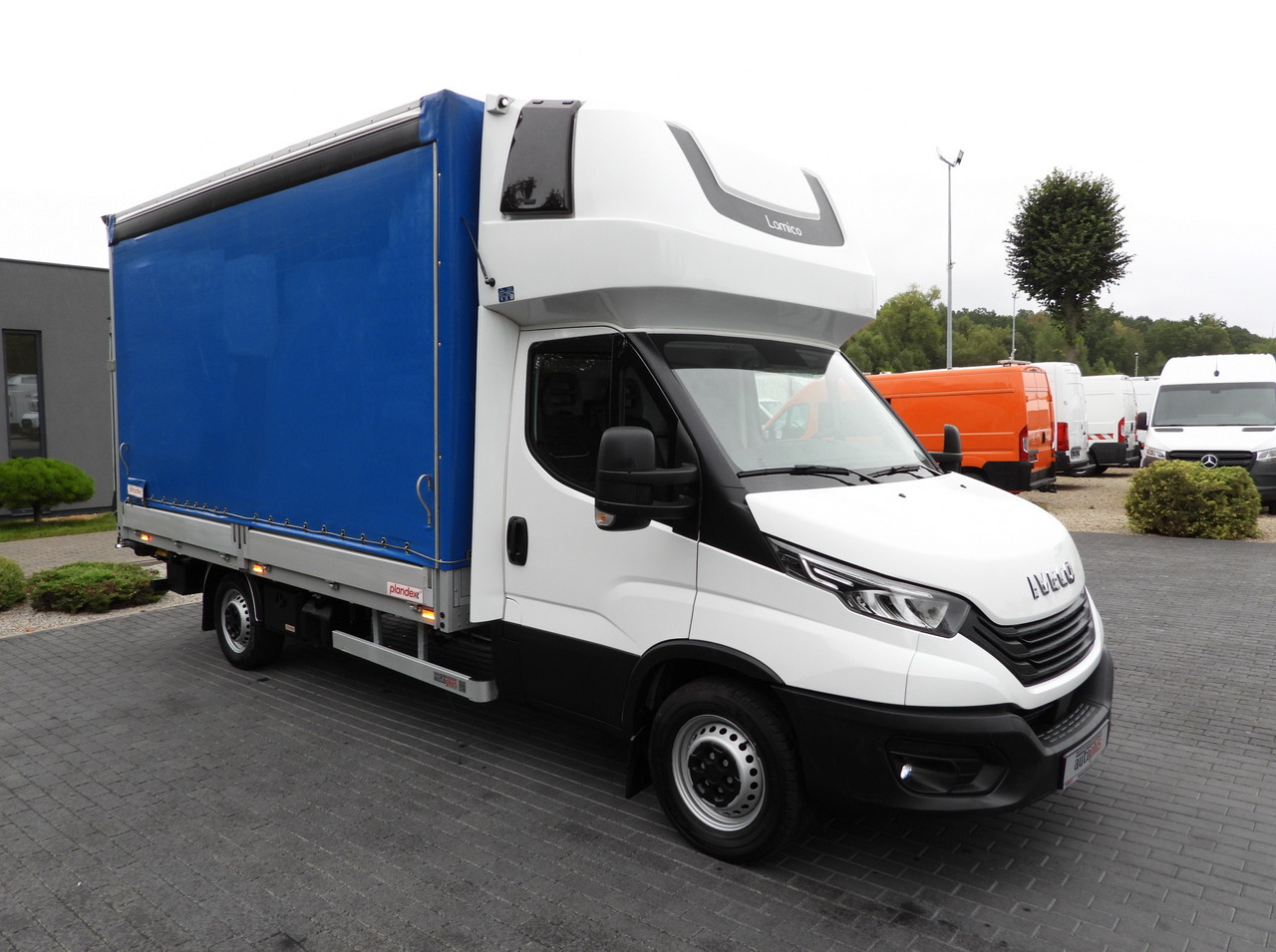 IVECO DAILY 35S18 TARPAULIN LIFT 8 PALLETS WEBASTO CRUISE CONTROL LED LIGHTS AIR CONDITIONING 180HP - Varebil med presenning: billede 4 IVECO DAILY 35S18 TARPAULIN LIFT 8 PALLETS WEBASTO CRUISE CONTROL LED LIGHTS AIR CONDITIONING 180HP - Varebil med presenning: billede 4
