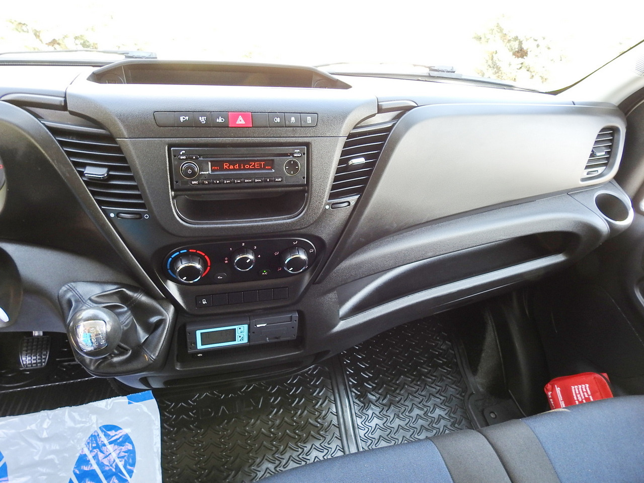 Kølebil IVECO DAILY 50C15  REGRIGERATOR BOX -5*C POWER SUPPLY 230V AIR CONDITIONING TWIN WHEELS  150HP: billede 33