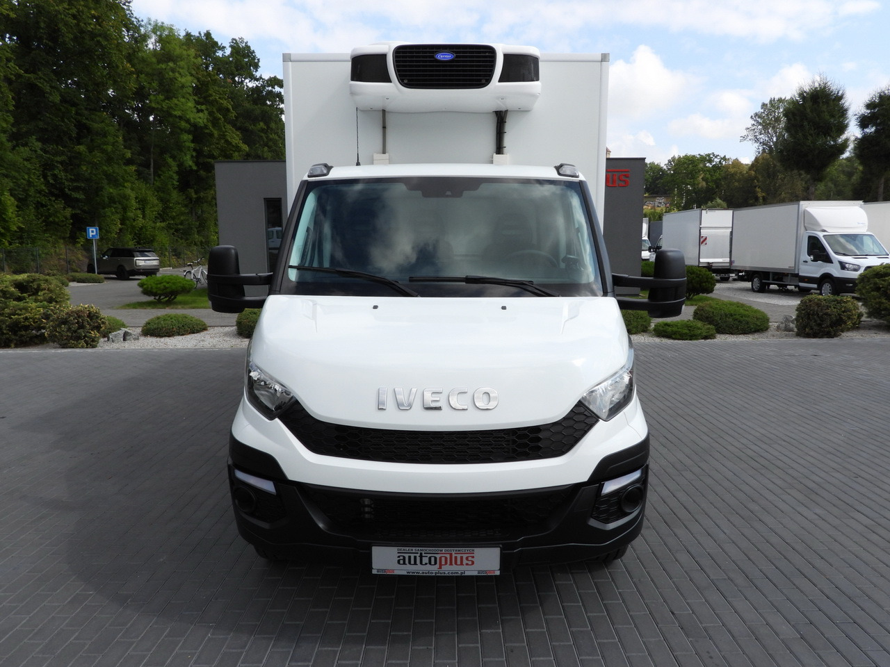 IVECO DAILY 70C17 REFRIGERATOR 1*C LIFT 10 PALLETS POWER SUPPLY 230V CRUISE CONTROL AIR CONDITIONING PNEUMATICS AUTOMATIC TRANSMISSION HI-MATIC TWIN WHEELS 170HP - Kølevogn lastbil: billede 5 IVECO DAILY 70C17 REFRIGERATOR 1*C LIFT 10 PALLETS POWER SUPPLY 230V CRUISE CONTROL AIR CONDITIONING PNEUMATICS AUTOMATIC TRANSMISSION HI-MATIC TWIN WHEELS 170HP - Kølevogn lastbil: billede 5