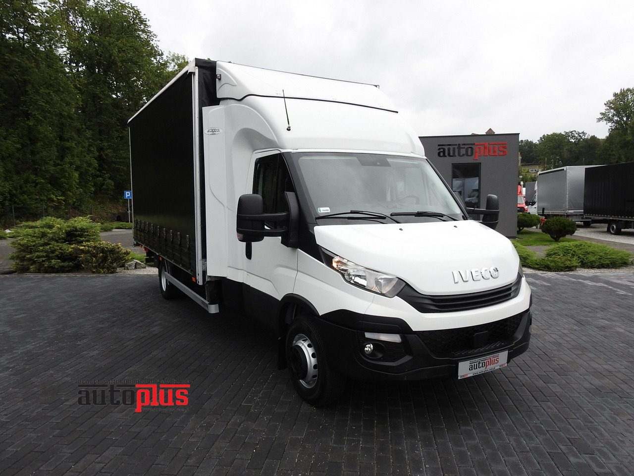 IVECO DAILY 70C18 TARPAULIN LIFT 12 PALLETS WEBASTO CRUISE CONTROL TWIN WHEELS AIR CONDITIONING 180HP - Lastbil med presenning: billede 1 IVECO DAILY 70C18 TARPAULIN LIFT 12 PALLETS WEBASTO CRUISE CONTROL TWIN WHEELS AIR CONDITIONING 180HP - Lastbil med presenning: billede 1