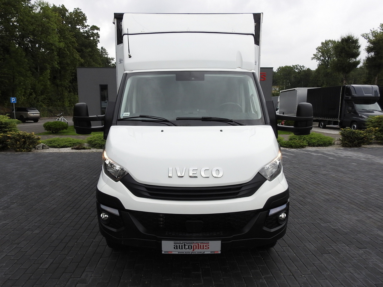 IVECO DAILY 70C18 TARPAULIN LIFT 12 PALLETS WEBASTO CRUISE CONTROL TWIN WHEELS AIR CONDITIONING 180HP - Lastbil med presenning: billede 5 IVECO DAILY 70C18 TARPAULIN LIFT 12 PALLETS WEBASTO CRUISE CONTROL TWIN WHEELS AIR CONDITIONING 180HP - Lastbil med presenning: billede 5