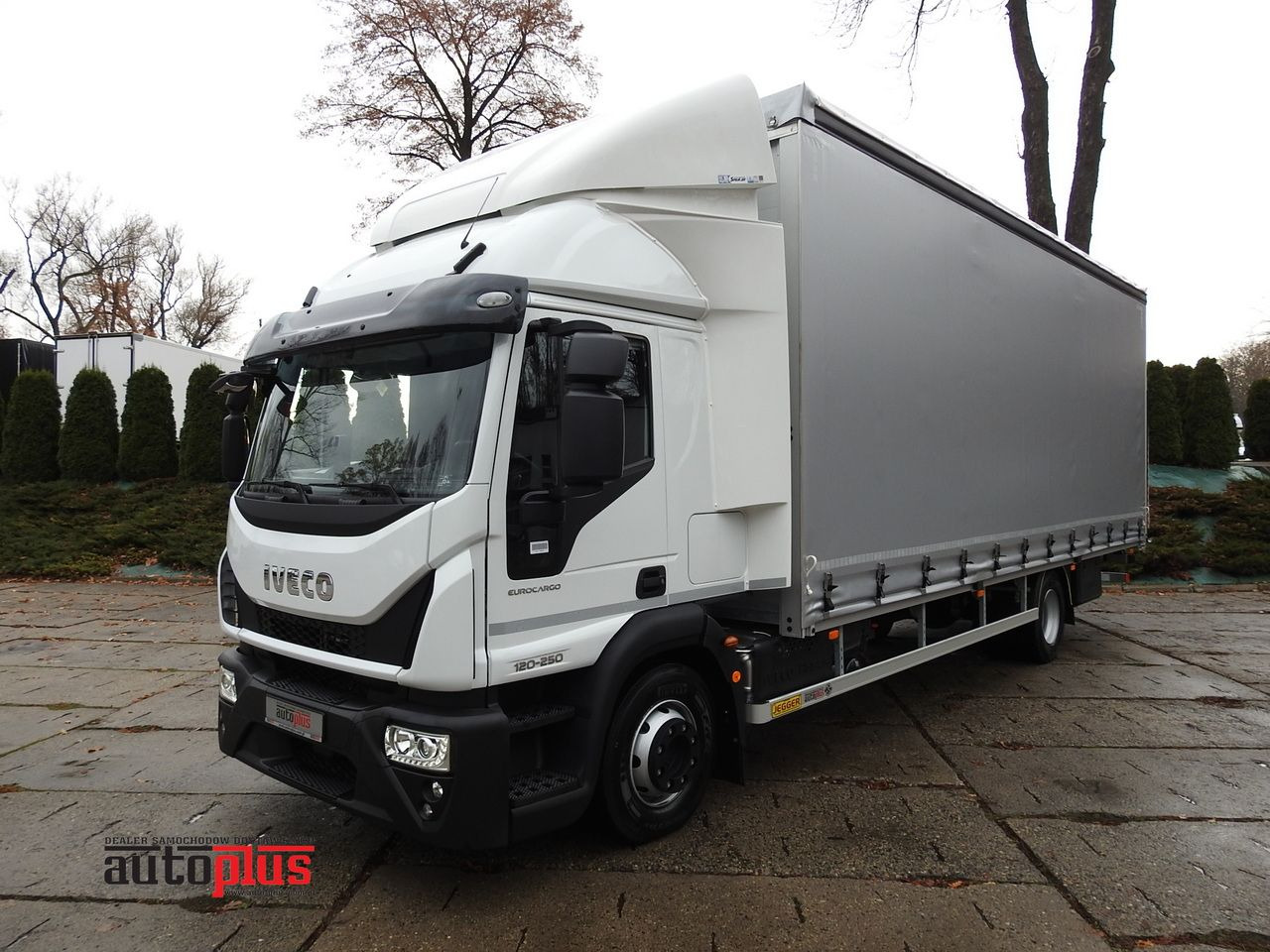 IVECO EUROCARGO 120-250 NEW TARPAULIN LIFT 18 PALLETS WEBASTO CRUISE CONTROL AIR CONDITIONING LED LIGHTS PNEUMATICS AUTOMATIC TRANSMISSION HI-MATIC 250HP - Varebil med presenning: billede 1 IVECO EUROCARGO 120-250 NEW TARPAULIN LIFT 18 PALLETS WEBASTO CRUISE CONTROL AIR CONDITIONING LED LIGHTS PNEUMATICS AUTOMATIC TRANSMISSION HI-MATIC 250HP - Varebil med presenning: billede 1