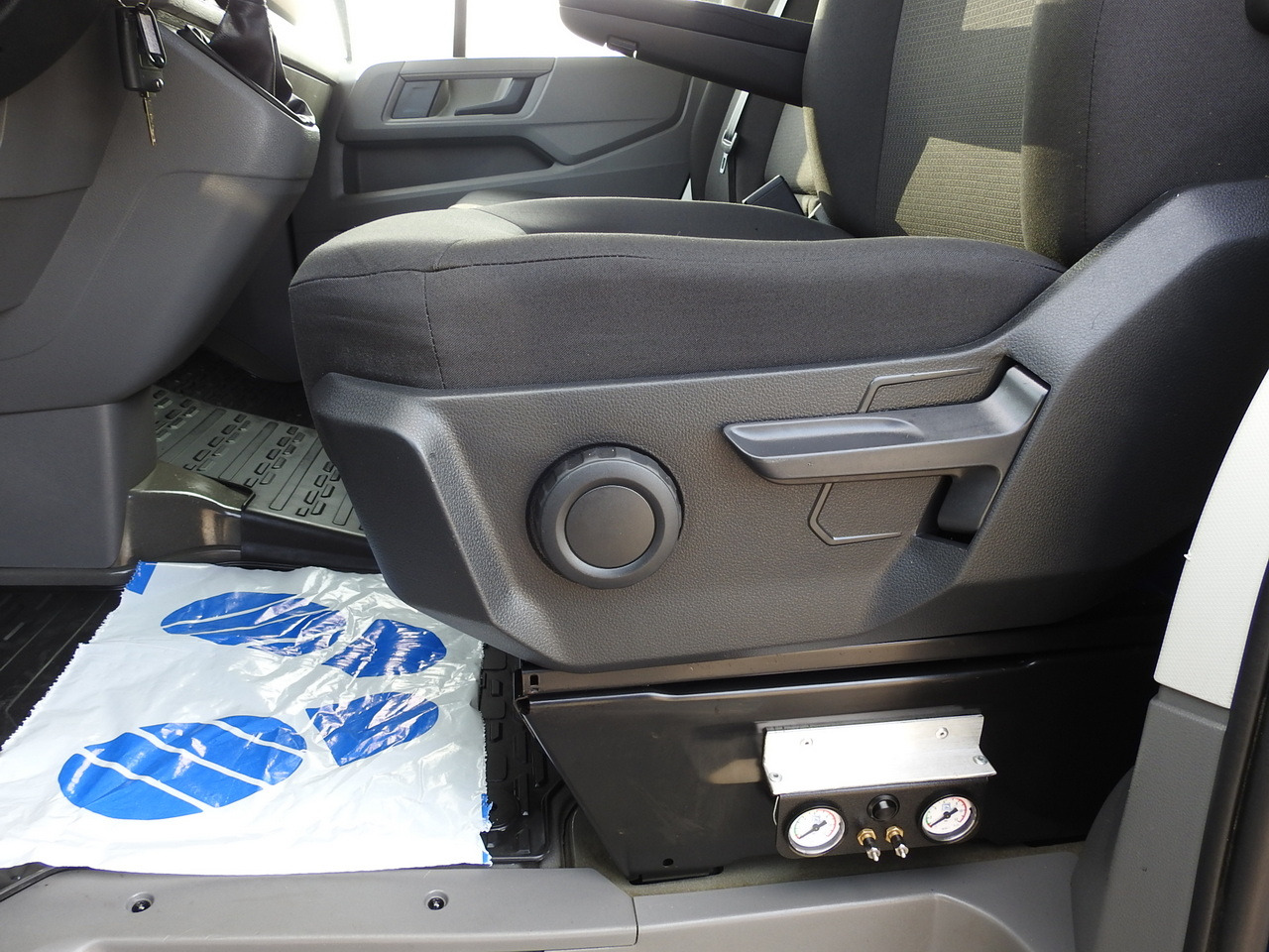 Kølebil MAN TGE 3.180 REGRIGERATOR BOX -5*C 8 PALLETS HEATING FUNCTION CRUISE CONTROL PNEUMATICS AIR CONDITIONING  180HP: billede 29 Kølebil MAN TGE 3.180 REGRIGERATOR BOX -5*C 8 PALLETS HEATING FUNCTION CRUISE CONTROL PNEUMATICS AIR CONDITIONING  180HP: billede 29