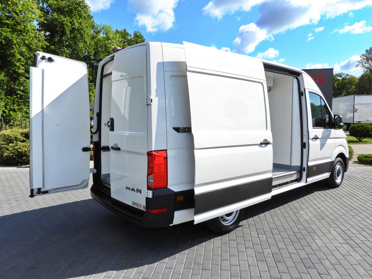 MAN TGE REFRIGERATOR VAN -5*C POWER SUPPLY 230V CRUISE CONTROL AUTOMATIC TRANSMISSION AIR CONDITIONING 180HP - Kølebil: billede 3 MAN TGE REFRIGERATOR VAN -5*C POWER SUPPLY 230V CRUISE CONTROL AUTOMATIC TRANSMISSION AIR CONDITIONING 180HP - Kølebil: billede 3