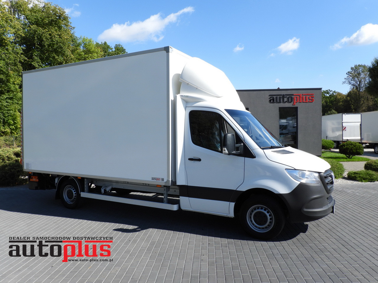 MERCEDES SPRINTER 315 BOX LIFT 8 PALLETS AIR CONDITIONING  150HP - Varebil med kasse: billede 1 MERCEDES SPRINTER 315 BOX LIFT 8 PALLETS AIR CONDITIONING  150HP - Varebil med kasse: billede 1