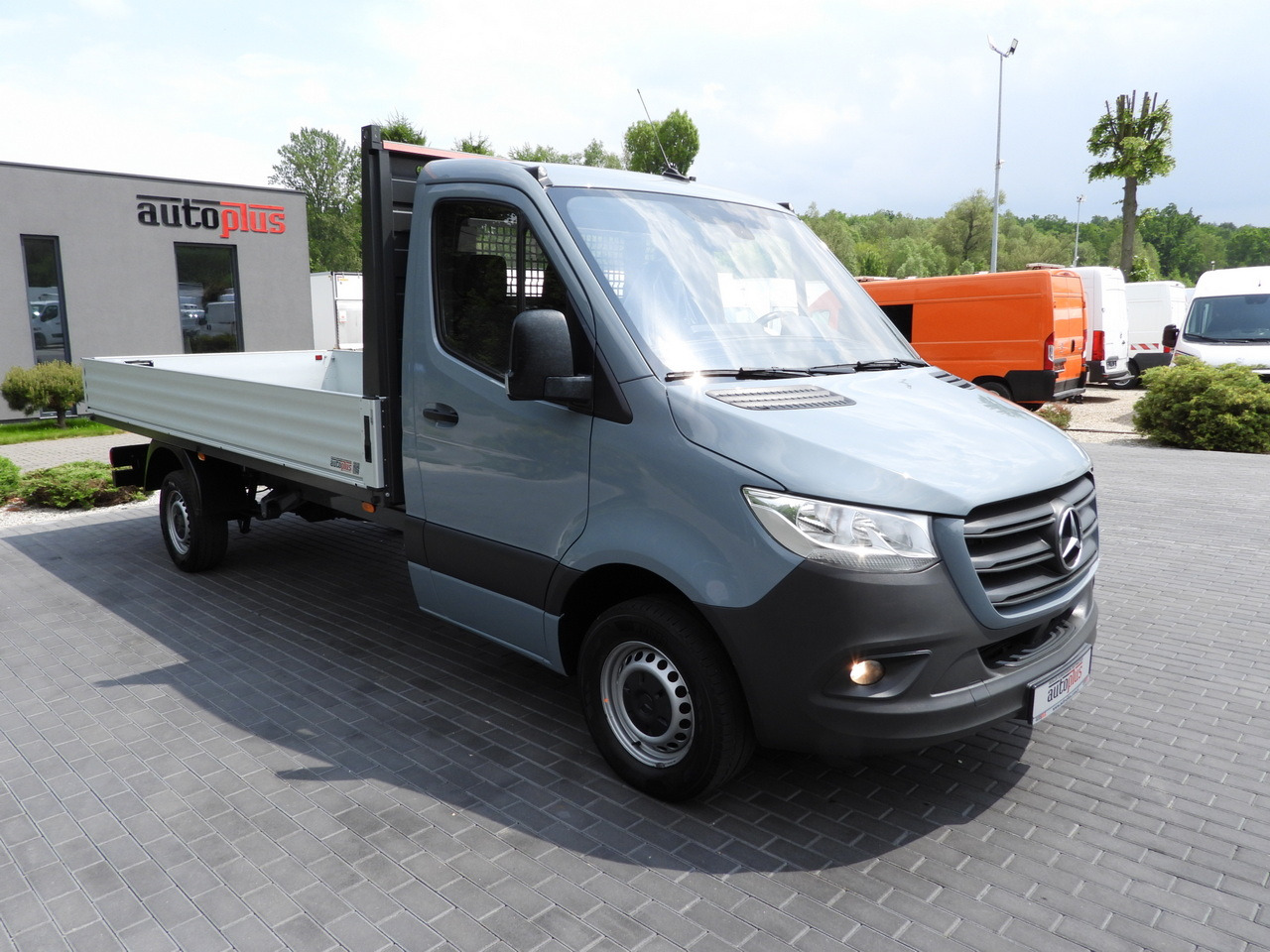 MERCEDES SPRINTER 315 STAKE BODY 8 PALLETS CRUISE CONTROL AIR CONDITIONING 150HP - Ladbil: billede 4 MERCEDES SPRINTER 315 STAKE BODY 8 PALLETS CRUISE CONTROL AIR CONDITIONING 150HP - Ladbil: billede 4