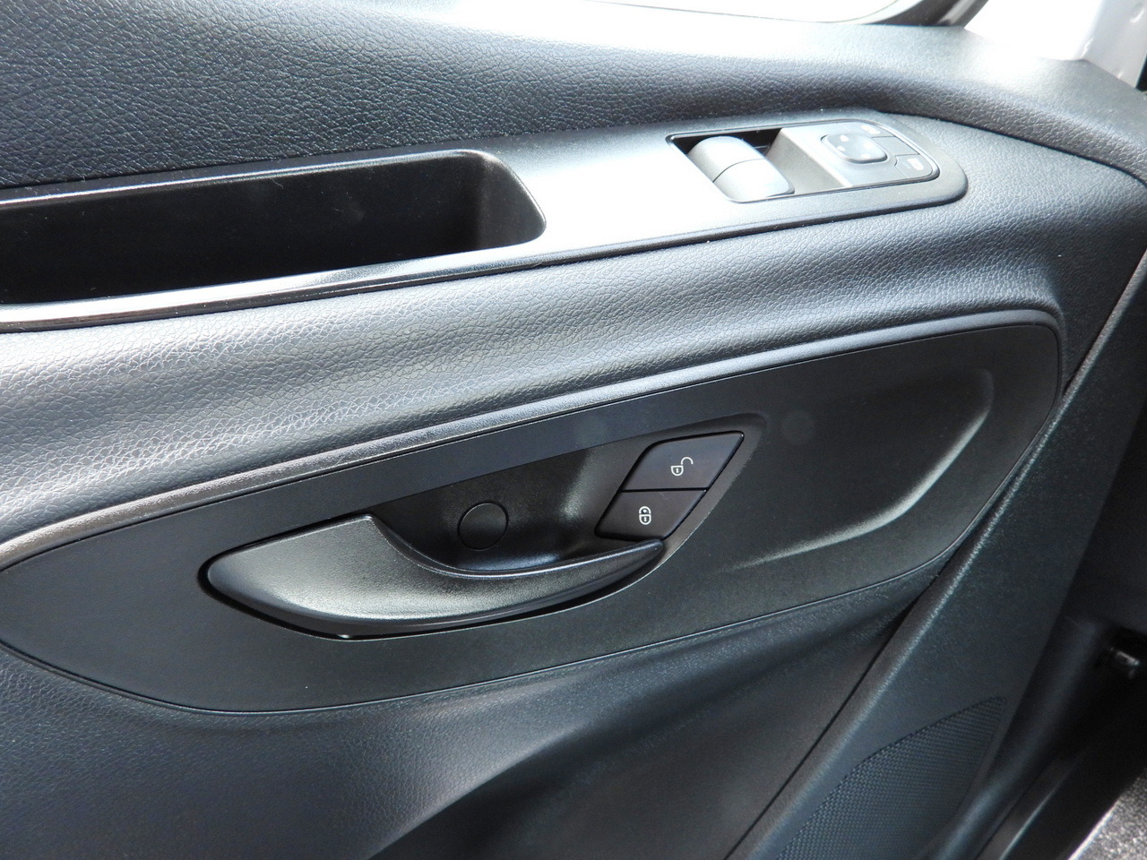 Kølebil MERCEDES SPRINTER 316 REGRIGERATOR BOX 0*C LIFT 8 PALLETS CRUISE CONTROL PNEUMATICS AIR CONDITIONING 160HP: billede 30 Kølebil MERCEDES SPRINTER 316 REGRIGERATOR BOX 0*C LIFT 8 PALLETS CRUISE CONTROL PNEUMATICS AIR CONDITIONING 160HP: billede 30