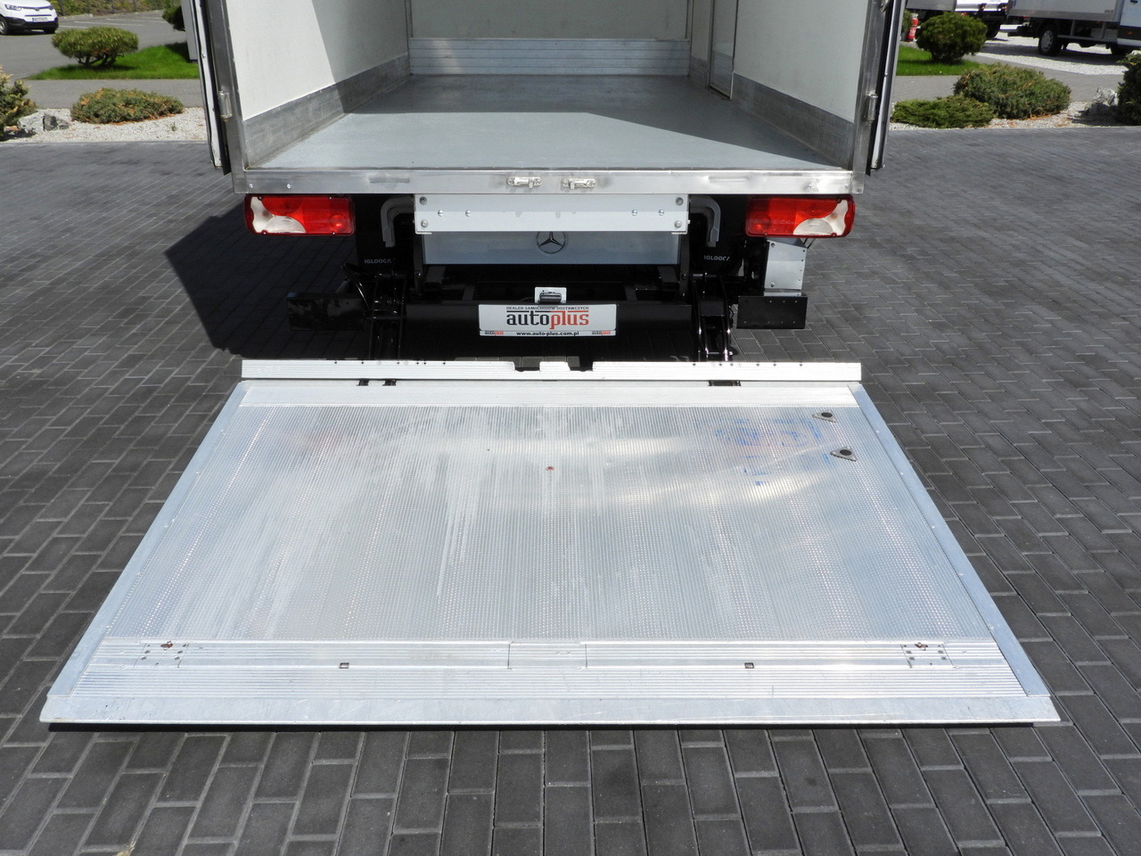 Kølebil MERCEDES SPRINTER 316 REGRIGERATOR BOX 0*C LIFT 8 PALLETS CRUISE CONTROL PNEUMATICS AIR CONDITIONING  160HP: billede 22 Kølebil MERCEDES SPRINTER 316 REGRIGERATOR BOX 0*C LIFT 8 PALLETS CRUISE CONTROL PNEUMATICS AIR CONDITIONING  160HP: billede 22