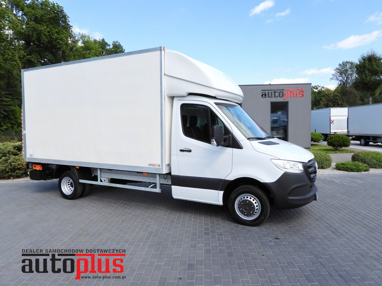 MERCEDES SPRINTER 514 BOX LIFT 8 PALLETS CRUISE CONTROL TWIN WHEELS AIR CONDITIONING 140HP - Varebil med kasse: billede 1 MERCEDES SPRINTER 514 BOX LIFT 8 PALLETS CRUISE CONTROL TWIN WHEELS AIR CONDITIONING 140HP - Varebil med kasse: billede 1