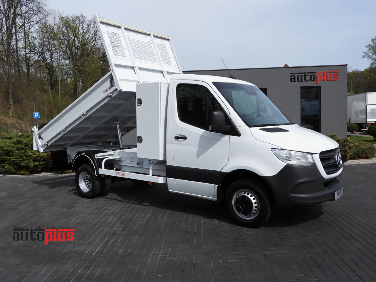 MERCEDES SPRINTER 516 TIPPER CRUISE CONTROL TWIN WHEELS AIR CONDITIONING 160HP - Ladbil med tip: billede 1 MERCEDES SPRINTER 516 TIPPER CRUISE CONTROL TWIN WHEELS AIR CONDITIONING 160HP - Ladbil med tip: billede 1