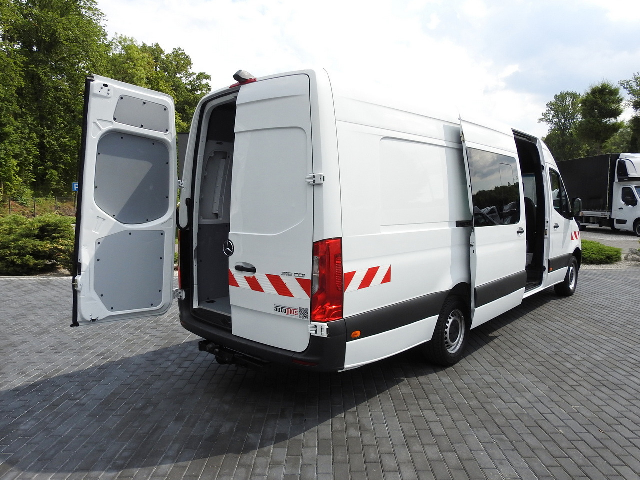 MERCEDES SPRINTER BOX DELIVERY VAN 5 SEATS CRUISE CONTROL NAVIGATION AIR CONDITIONING AUTOMATIC TRANSMISSION 160HP - Varevogn: billede 3 MERCEDES SPRINTER BOX DELIVERY VAN 5 SEATS CRUISE CONTROL NAVIGATION AIR CONDITIONING AUTOMATIC TRANSMISSION 160HP - Varevogn: billede 3