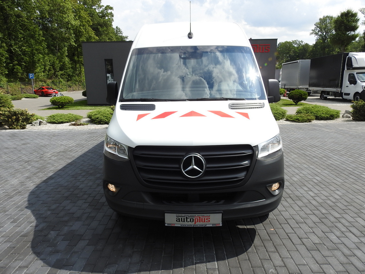 MERCEDES SPRINTER BOX DELIVERY VAN 5 SEATS CRUISE CONTROL NAVIGATION AIR CONDITIONING AUTOMATIC TRANSMISSION 160HP - Varevogn: billede 5 MERCEDES SPRINTER BOX DELIVERY VAN 5 SEATS CRUISE CONTROL NAVIGATION AIR CONDITIONING AUTOMATIC TRANSMISSION 160HP - Varevogn: billede 5