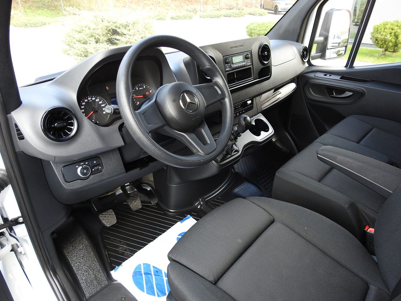 MERCEDES SPRINTER BOX LIFT 8 PALLETS AIR CONDITIONING 150HP - Varebil med kasse: billede 2 MERCEDES SPRINTER BOX LIFT 8 PALLETS AIR CONDITIONING 150HP - Varebil med kasse: billede 2