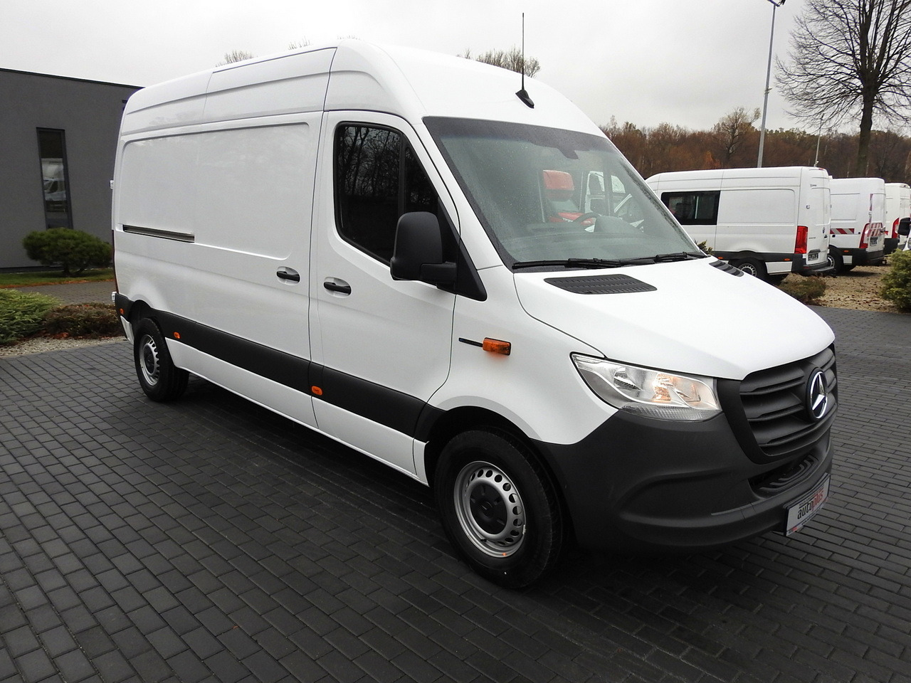MERCEDES eSprinter NEW ELECTRIC VAN AUTOMATIC TRANSMISSION GUARANTEE 95HP - Varevogn, El-varebil: billede 4 MERCEDES eSprinter NEW ELECTRIC VAN AUTOMATIC TRANSMISSION GUARANTEE 95HP - Varevogn, El-varebil: billede 4