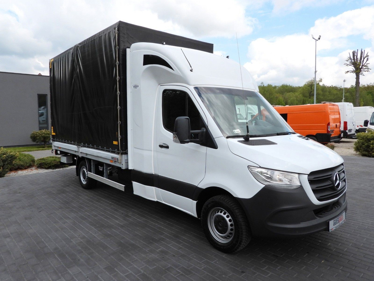 Mercedes-Benz SPRINTER 316 PRITSCHE PLANE AUFZUG 8 PALETTEN - Varebil med presenning, Mandskabsbil: billede 4 Mercedes-Benz SPRINTER 316 PRITSCHE PLANE AUFZUG 8 PALETTEN - Varebil med presenning, Mandskabsbil: billede 4
