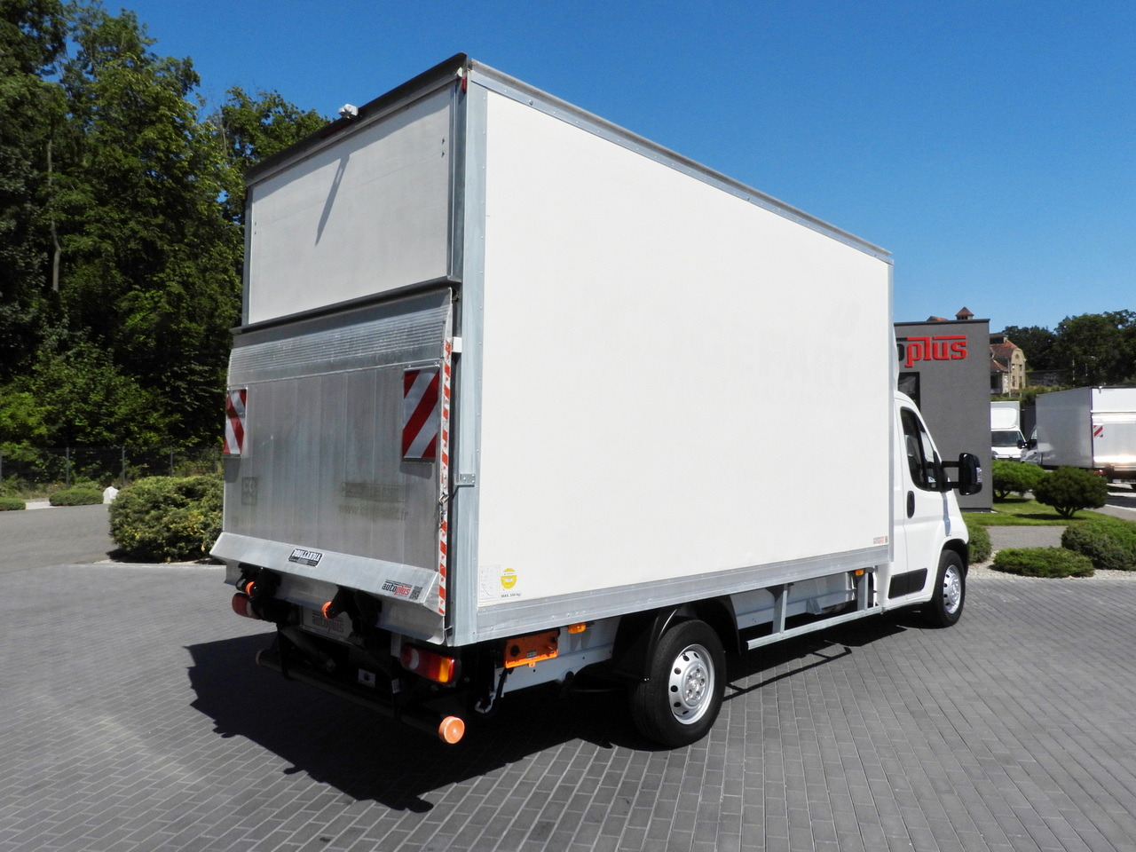 PEUGEOT BOXER BOX LIFT 8 PALLETS CRUISE CONTROL AIR CONDITIONING 130HP - Varebil med kasse: billede 3 PEUGEOT BOXER BOX LIFT 8 PALLETS CRUISE CONTROL AIR CONDITIONING 130HP - Varebil med kasse: billede 3
