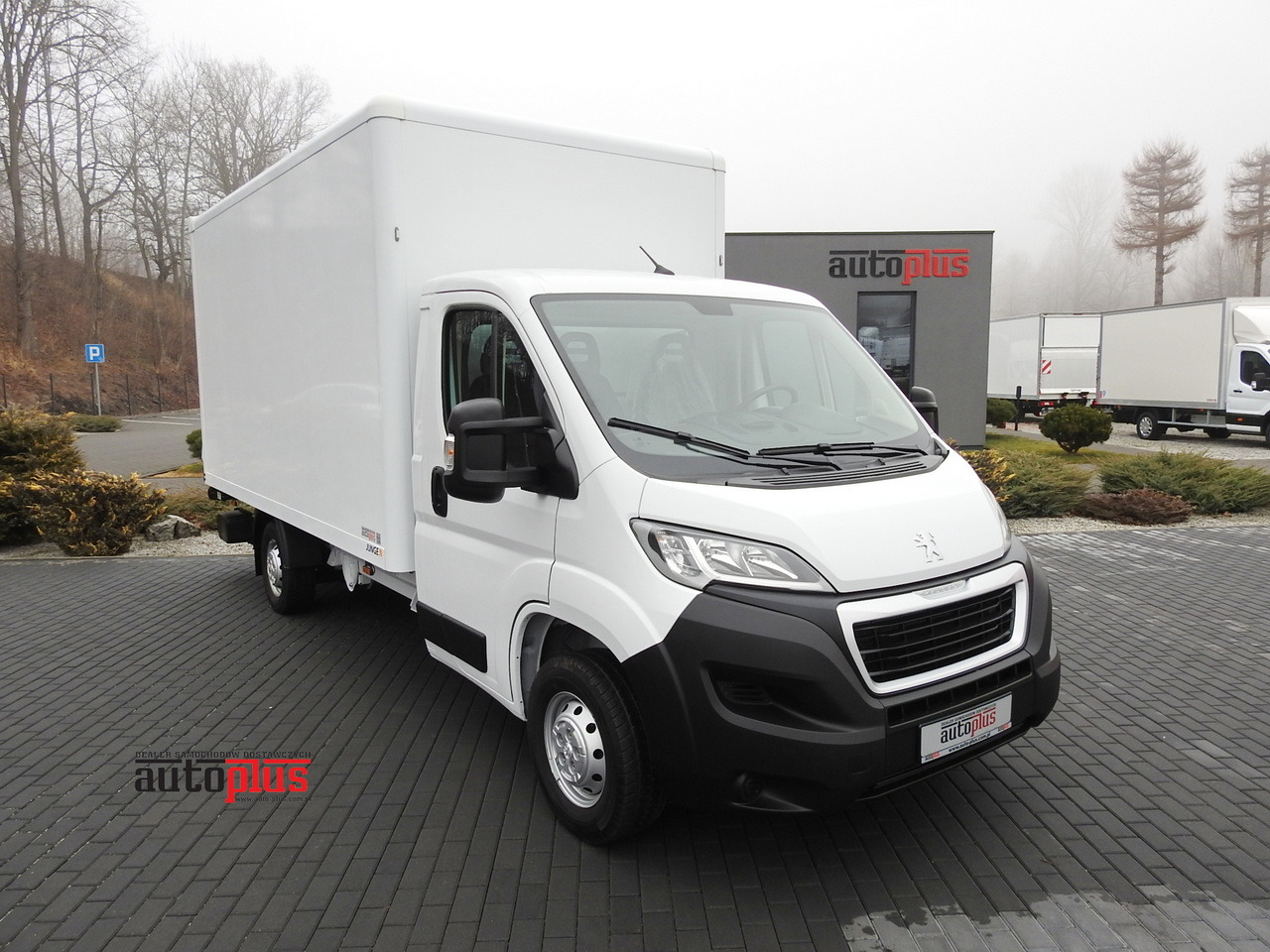 PEUGEOT BOXER BOX LIFT 8 PALLETS CRUISE CONTROL AIR CONDITIONING 140HP - Varebil med kasse: billede 1 PEUGEOT BOXER BOX LIFT 8 PALLETS CRUISE CONTROL AIR CONDITIONING 140HP - Varebil med kasse: billede 1
