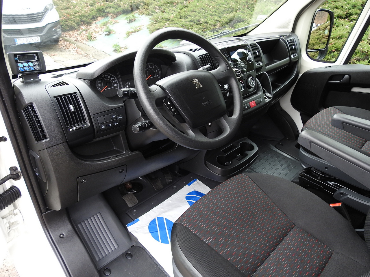 PEUGEOT BOXER REFRIGERATOR VAN -5*C TWO COMPARTMENTS CRUISE CONTROL AIR CONDITIONING 120HP - Kølebil: billede 2 PEUGEOT BOXER REFRIGERATOR VAN -5*C TWO COMPARTMENTS CRUISE CONTROL AIR CONDITIONING 120HP - Kølebil: billede 2