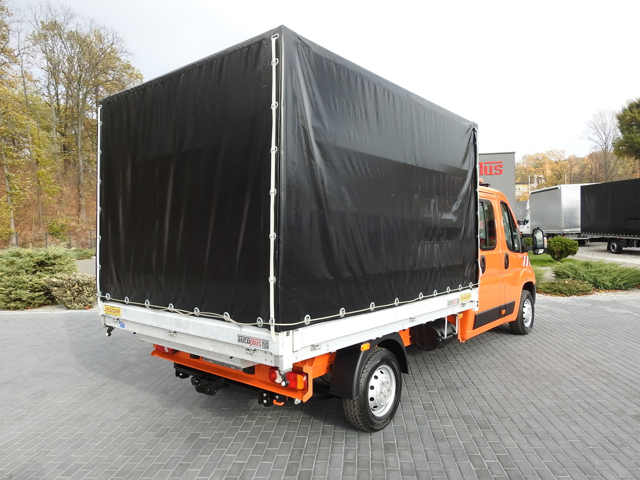 PEUGEOT BOXER STAKE BODY TARPAULIN DOUBLE CABIN DOKA 7 SEATS AIR CONDITIONING PNEUMATICS 140HP - Mandskabsbil: billede 3 PEUGEOT BOXER STAKE BODY TARPAULIN DOUBLE CABIN DOKA 7 SEATS AIR CONDITIONING PNEUMATICS 140HP - Mandskabsbil: billede 3