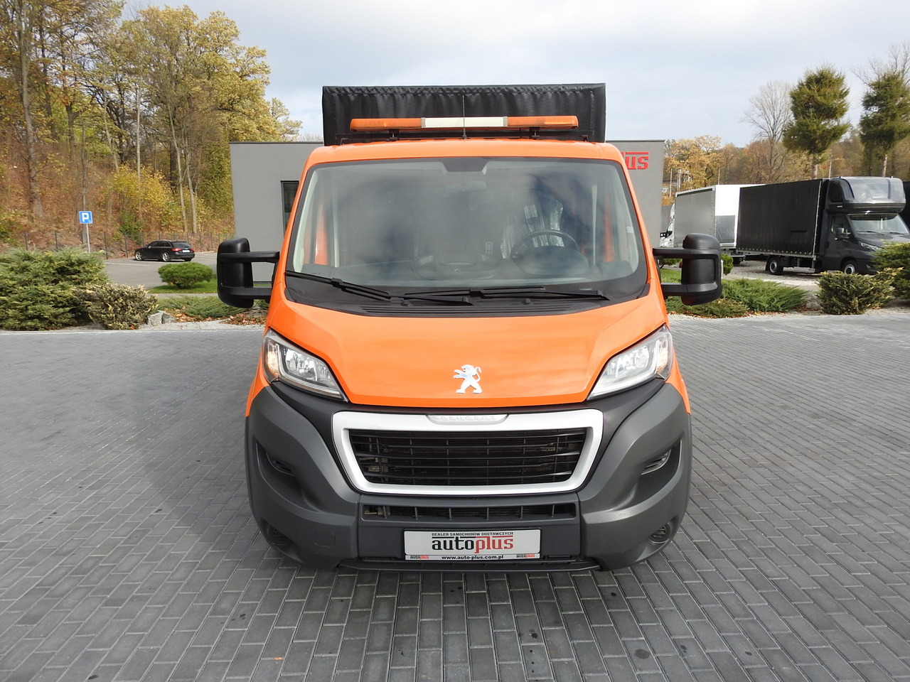 PEUGEOT BOXER STAKE BODY TARPAULIN DOUBLE CABIN DOKA 7 SEATS AIR CONDITIONING PNEUMATICS 140HP - Mandskabsbil: billede 5 PEUGEOT BOXER STAKE BODY TARPAULIN DOUBLE CABIN DOKA 7 SEATS AIR CONDITIONING PNEUMATICS 140HP - Mandskabsbil: billede 5