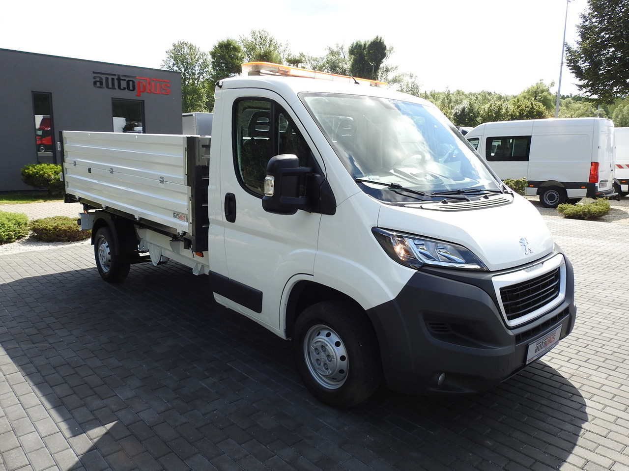 PEUGEOT BOXER THREE-WAY TIPPER AIR CONDITIONING 130HP - Ladbil med tip: billede 4 PEUGEOT BOXER THREE-WAY TIPPER AIR CONDITIONING 130HP - Ladbil med tip: billede 4