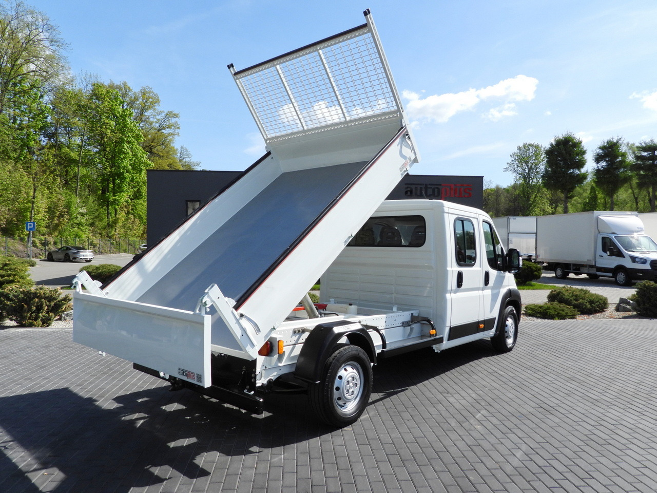 PEUGEOT BOXER TIPPER DOUBLE CABIN DOKA 7 SEATS CRUISE CONTROL AIR CONDITIONING 140HP - Ladbil med tip: billede 3 PEUGEOT BOXER TIPPER DOUBLE CABIN DOKA 7 SEATS CRUISE CONTROL AIR CONDITIONING 140HP - Ladbil med tip: billede 3