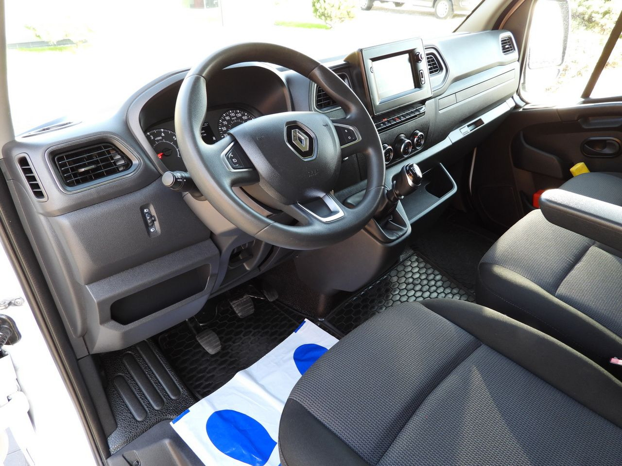 RENAULT MASTER BOX LIFT 8 PALLETS CRUISE CONTROL LED LIGHTS TWIN WHEELS AIR CONDITIONING 145HP - Varebil med kasse: billede 2 RENAULT MASTER BOX LIFT 8 PALLETS CRUISE CONTROL LED LIGHTS TWIN WHEELS AIR CONDITIONING 145HP - Varebil med kasse: billede 2