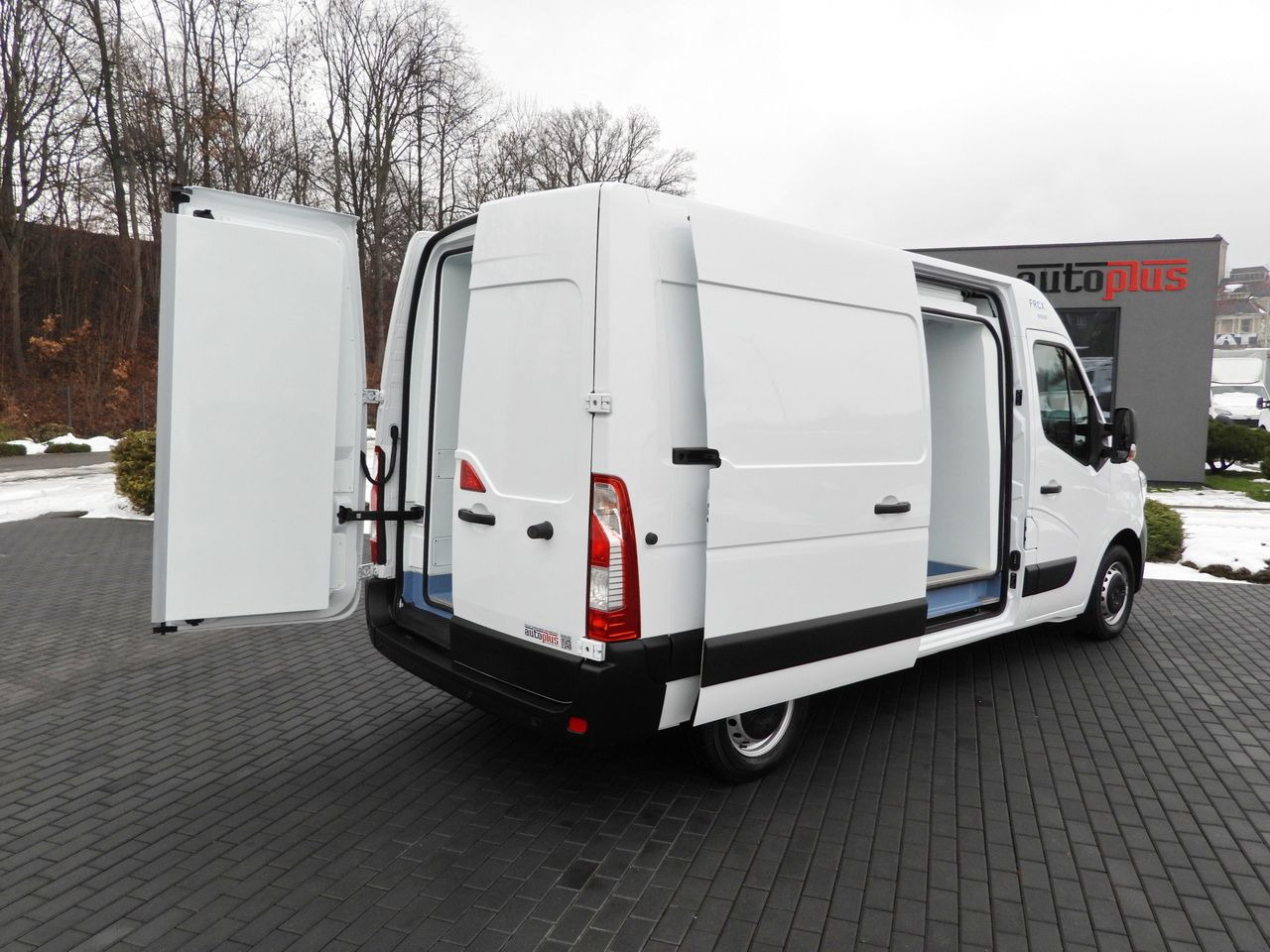 RENAULT MASTER REFRIGERATOR VAN -10*C POWER SUPPLY 230V CRUISE CONTROL NAVIGATION LED LIGHTS AIR CONDITIONING 150HP - Kølebil: billede 3 RENAULT MASTER REFRIGERATOR VAN -10*C POWER SUPPLY 230V CRUISE CONTROL NAVIGATION LED LIGHTS AIR CONDITIONING 150HP - Kølebil: billede 3