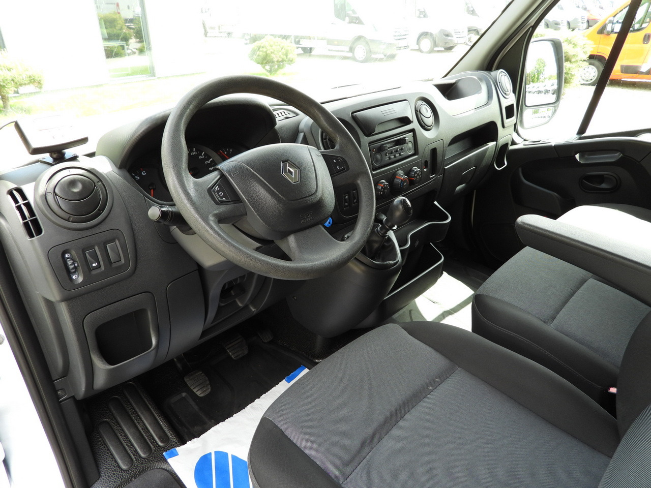 RENAULT MASTER REFRIGERATOR VAN -20*C POWER SUPPLY 230V CRUISE CONTROL AIR CONDITIONING 145HP - Kølebil: billede 2 RENAULT MASTER REFRIGERATOR VAN -20*C POWER SUPPLY 230V CRUISE CONTROL AIR CONDITIONING 145HP - Kølebil: billede 2