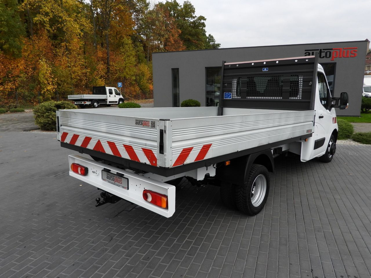 RENAULT MASTER STAKE BODY CRUISE CONTROL NAVIGATION TWIN WHEELS AIR CONDITIONING 130HP - Ladbil: billede 3 RENAULT MASTER STAKE BODY CRUISE CONTROL NAVIGATION TWIN WHEELS AIR CONDITIONING 130HP - Ladbil: billede 3