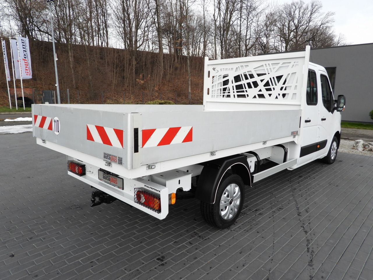 RENAULT MASTER STAKE BODY DOUBLE CABIN DOKA 6 SEATS CRUISE CONTROL NAVIGATION LED LIGHTS AIR CONDITIONING 150HP - Mandskabsbil: billede 3 RENAULT MASTER STAKE BODY DOUBLE CABIN DOKA 6 SEATS CRUISE CONTROL NAVIGATION LED LIGHTS AIR CONDITIONING 150HP - Mandskabsbil: billede 3